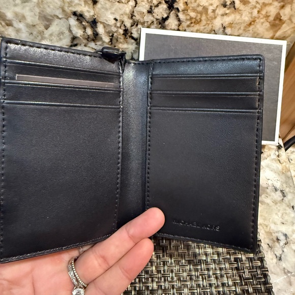 NWT Michael Kors Black Card Holder Bi Fold Soft Leather Wallet - Picture 3 of 10